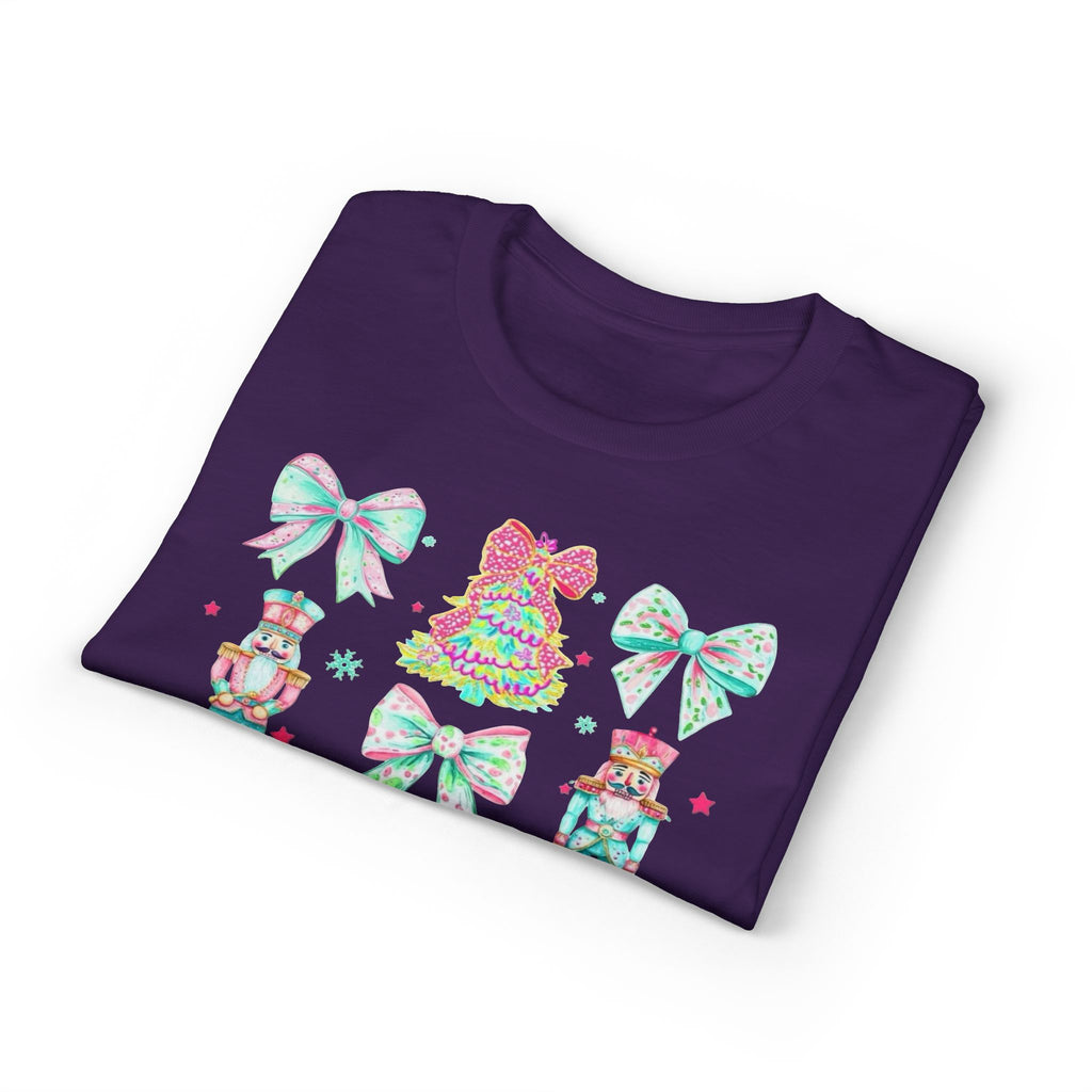 Just a Girl Who Loves Christmas Gildan unisex T-Shirt