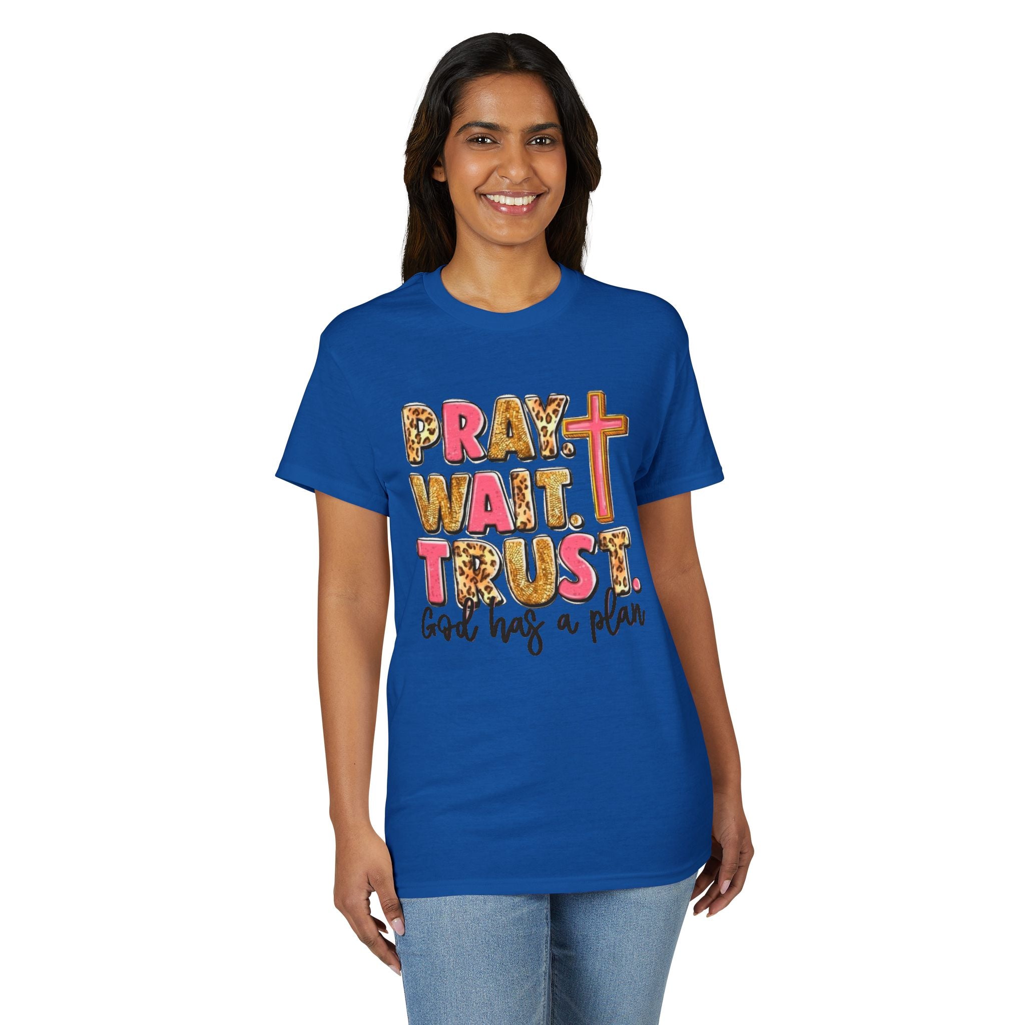 Pray, Wait, Trust Gildan unisex T-Shirt