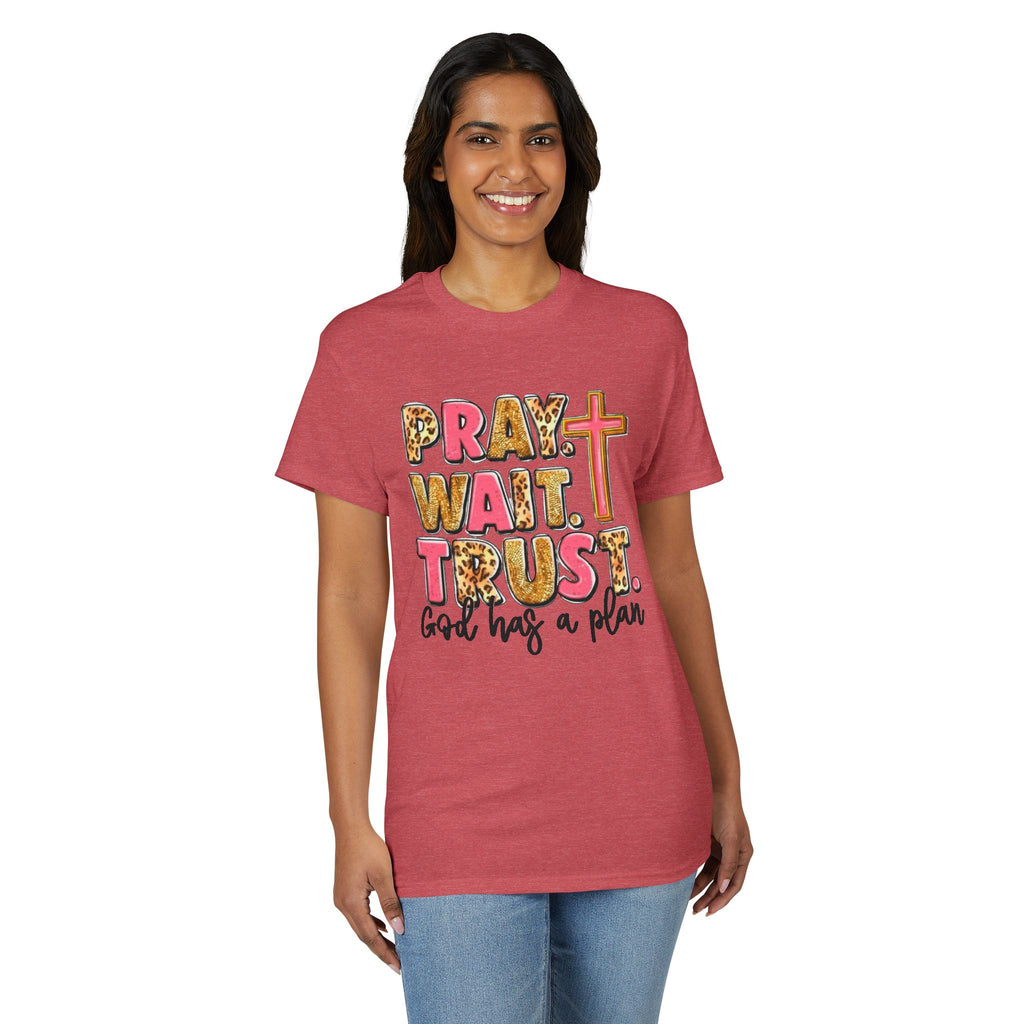 Pray, Wait, Trust Gildan unisex T-Shirt