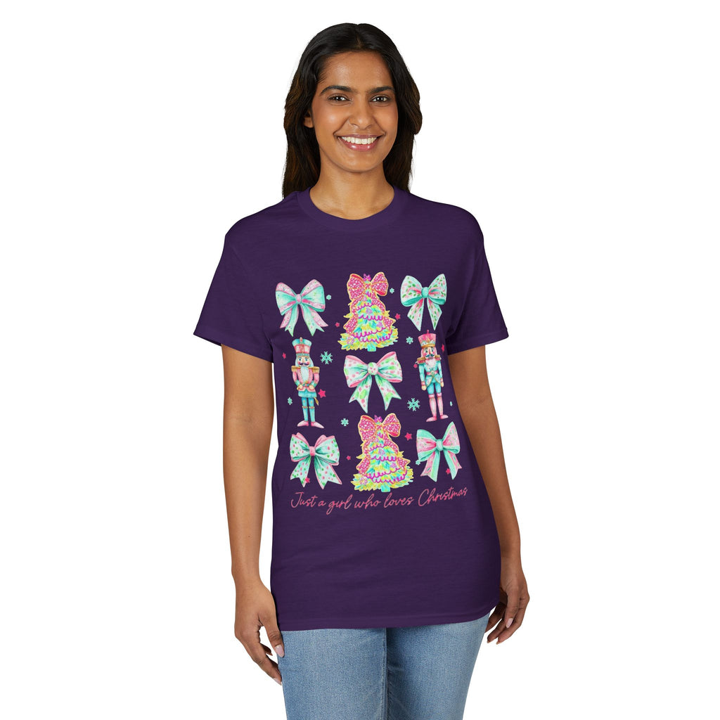 Just a Girl Who Loves Christmas Gildan unisex T-Shirt